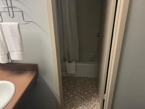 The Ridge Motor Inn 6
